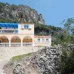Alexander דירה *
